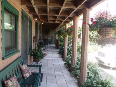 Hemlock Inn - 22