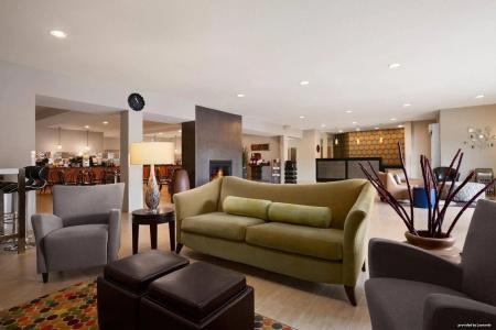 Best Western Plus Peppertree Airport Inn - 15