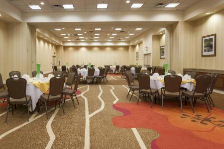 Hilton Garden Inn Dallas/Market Center - 35