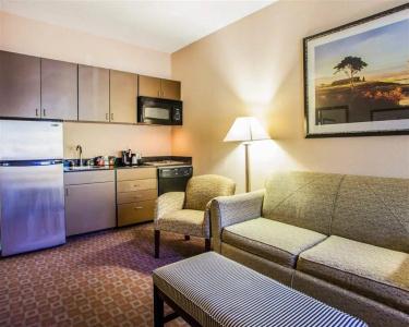 Quality Inn & Suites - 25