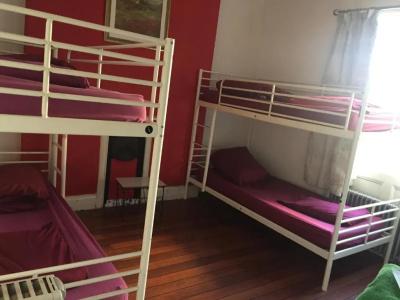 Embassie Backpackers - 25