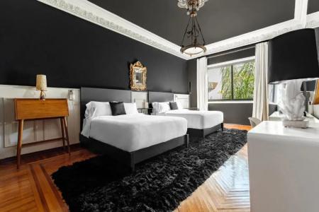 Pug Seal Polanco Anatole France - 115