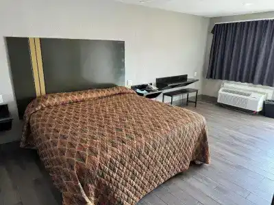 Nola Inn & Suites - 19