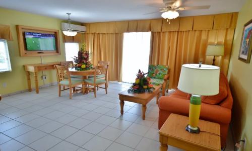 Atrium Beach and Spa St Maarten a Ramada by Wyndham - 14