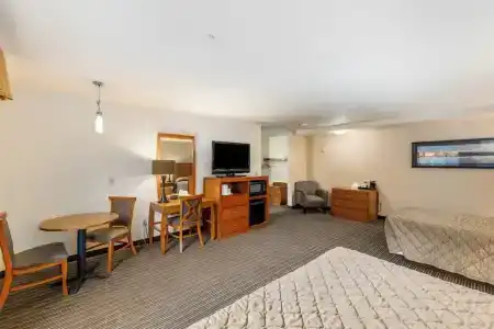 Breeze Inn - 74