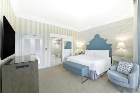 The Beverly Hilton - 45