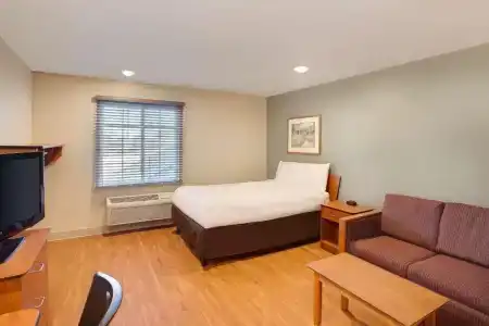 WoodSpring Suites - 21