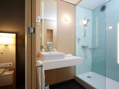 Mercure Valenciennes Centre - 36