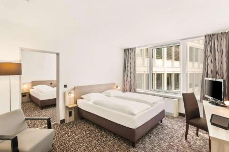 Park Inn by Radisson Dresden - 30