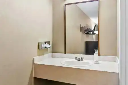 Super 8 by Wyndham/Ft. Jackson SC - 16