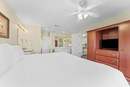Grand Crowne by Capital Vacations - 116