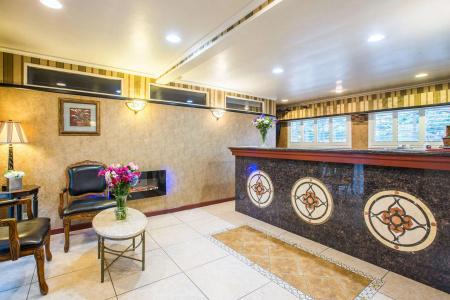 Clarion Collection Oaks Inn - 1