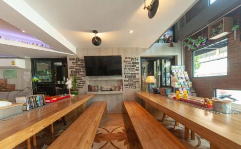 Sleep Walker Poshtel - 11