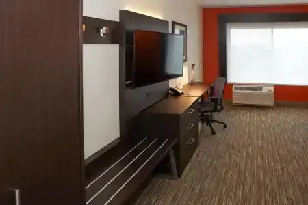 Holiday Inn Express & Suites - Aurora Medical Campus, An Ihg - 50