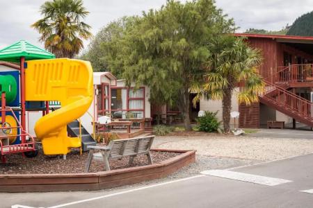 Nelson City Top 10 Holiday Park - 22