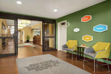 Hampton Inn Portland Airport - 6