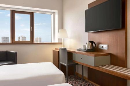 Ramada by Wyndham Lisbon - 7