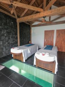 Mӧvenpick Resort Kuredhivaru Maldives - 17