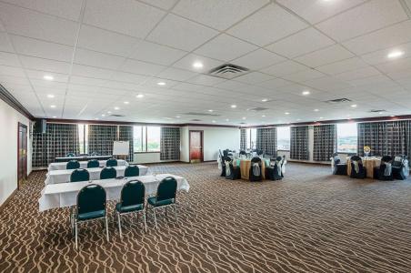 Quality Inn & Suites Downtown - 19
