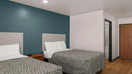 WoodSpring Suites - 14