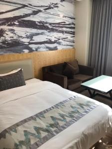 St. Moritz Business - 25