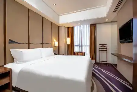Holiday Inn Qingdao City Center, An Ihg - 66