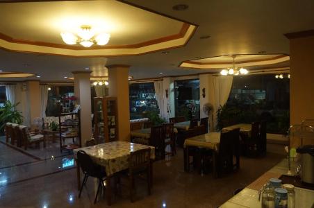 Ritzy House - 9