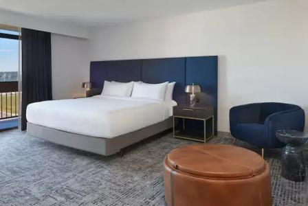 Hilton/Meadowvale - 121
