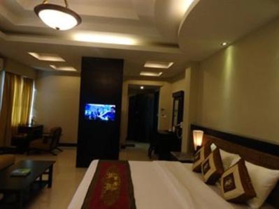 Rock Royal & Resort - 3