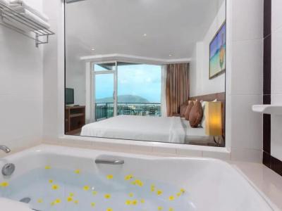 The View Rawada Phuket - 10