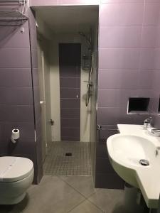 Little Italy Boutique Hostel - 63