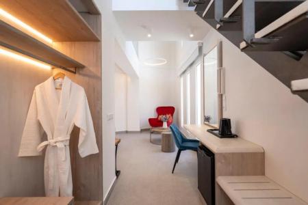 Mirablue Luxury Residences - 412