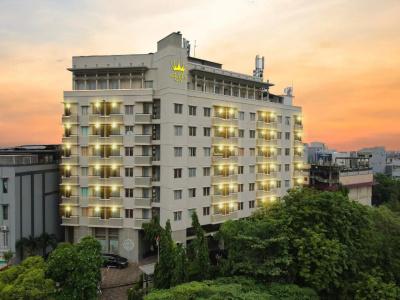 Golden Sky Pluit - 50
