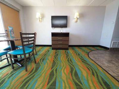 Marjac Suites Virginia Beach Oceanfront - 3