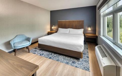 Four Points by Sheraton - 66