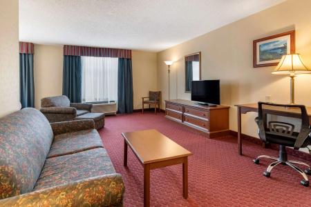 Wingate by Wyndham - 6