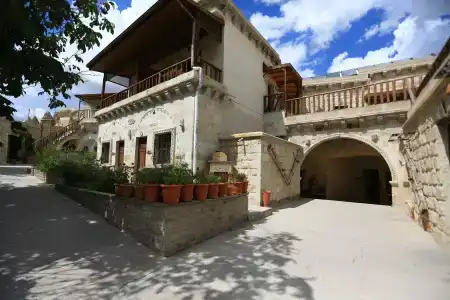 Holiday Cave - 1
