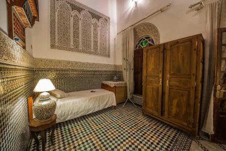 Riad Sara - 27