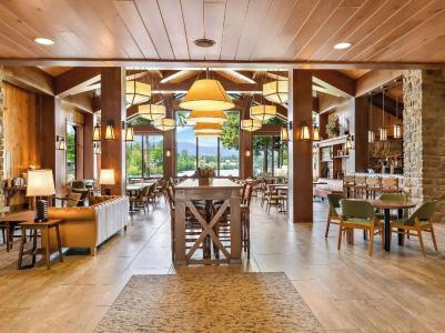 Hampton Inn & Suites - 30