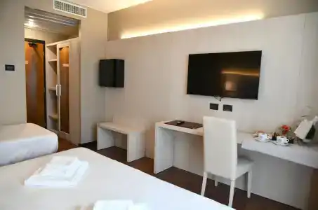 Yachting Mistral - 38
