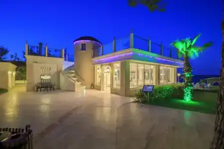 Alva Donna World Palace - 1