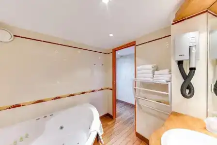 Kyriad Saint Malo Centre Plage - 57