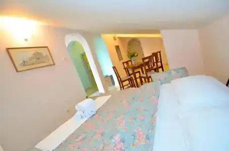 Villa Velzon Guesthouse - 56