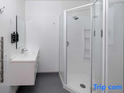 Nelson City Top 10 Holiday Park - 76