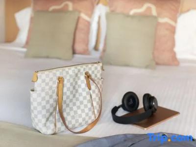 ibis World Square - 41