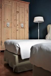 Seven Historical Suites - 107