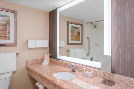 Courtyard by Marriott - 34