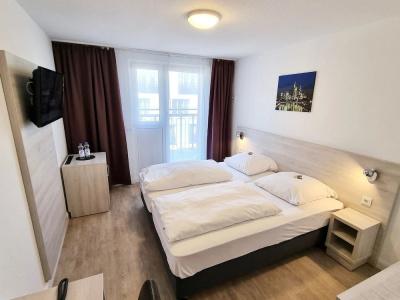 Adler Frankfurt - 41