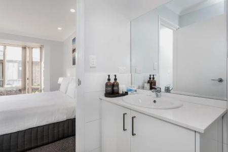 Quality Suites Banksia Gardens- Apartment - 160