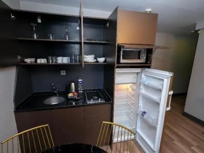 A Palace Suites - 121